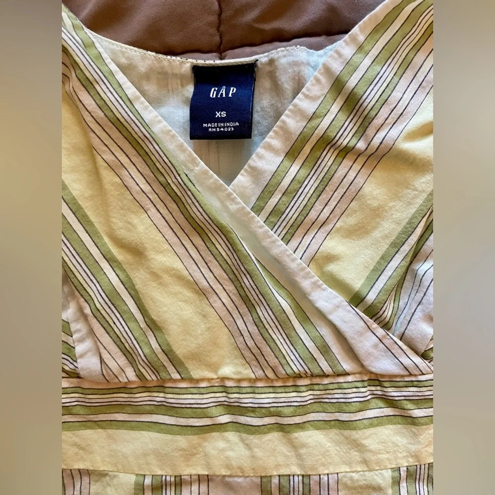 GAP Women's Striped Sleeveless Summer Top in Yellow and Green, size XS - Picture 2 of 4